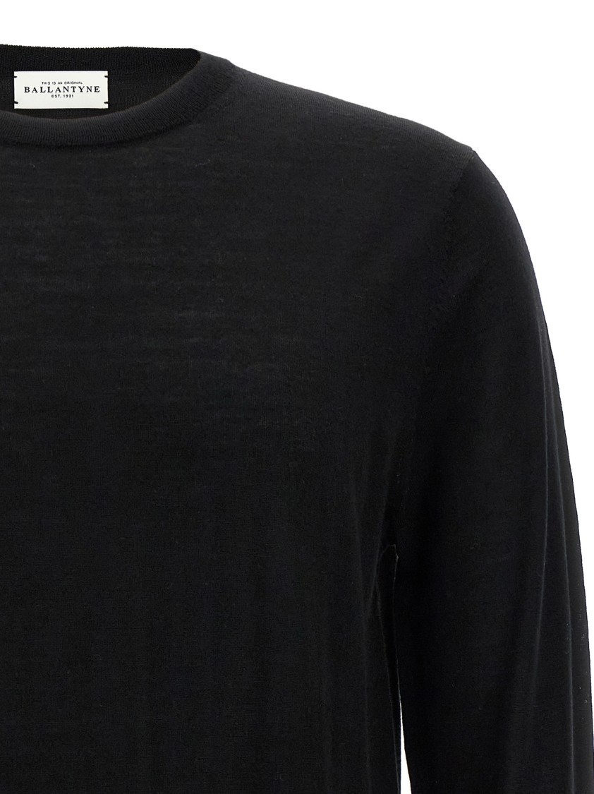 Ballantyne R Neck Sweaters And Cardigans In Black