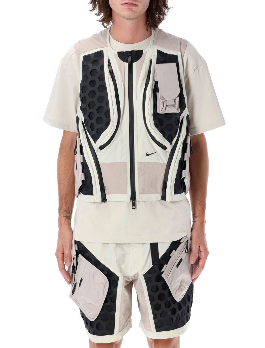 Nike Unisex Ispa Shorts In White