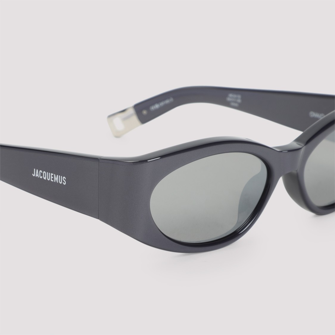サングラス Jacquemus Oval-Shaped Grey Acetate Sunglasses Jacquemus Oval-Shaped Grey Acetate Sunglasses | ShopSimon