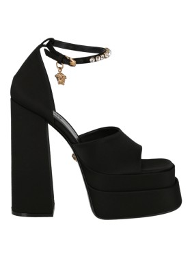 サンダル・ミュール VERSACE SS24 'Lycia' sandals (10132151A00619 1B00V) Versace 'Lycia' Sandals in Black | THE LIST