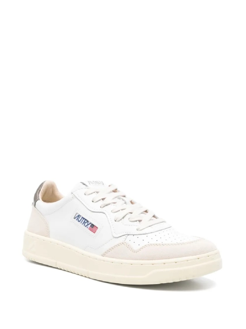 Autry Medalist Low-top Sneakers With Smooth In Neutral