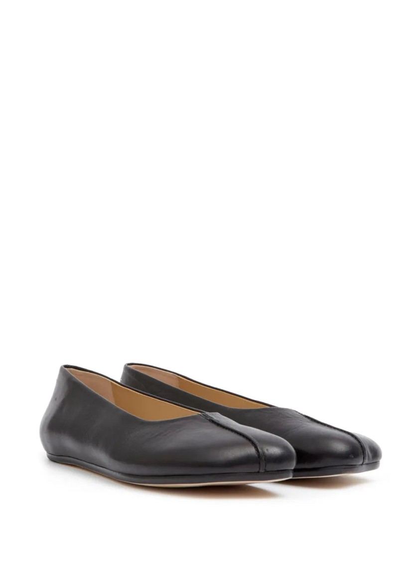 Shop Mm6 Maison Margiela Mm6 By Maison Margiela Stitch-out Leather Ballerina Shoes In Black