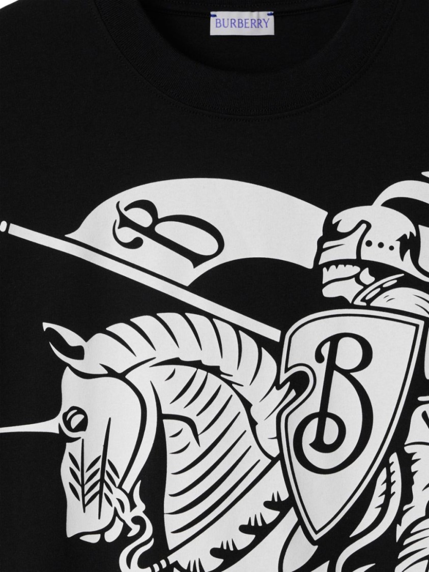 Shop Burberry Equestrian Knight Graphic T-shirt In Black