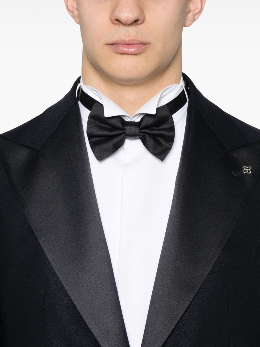 Shop Tagliatore Tailored Suit In Luxurious Virgin Wool In Black