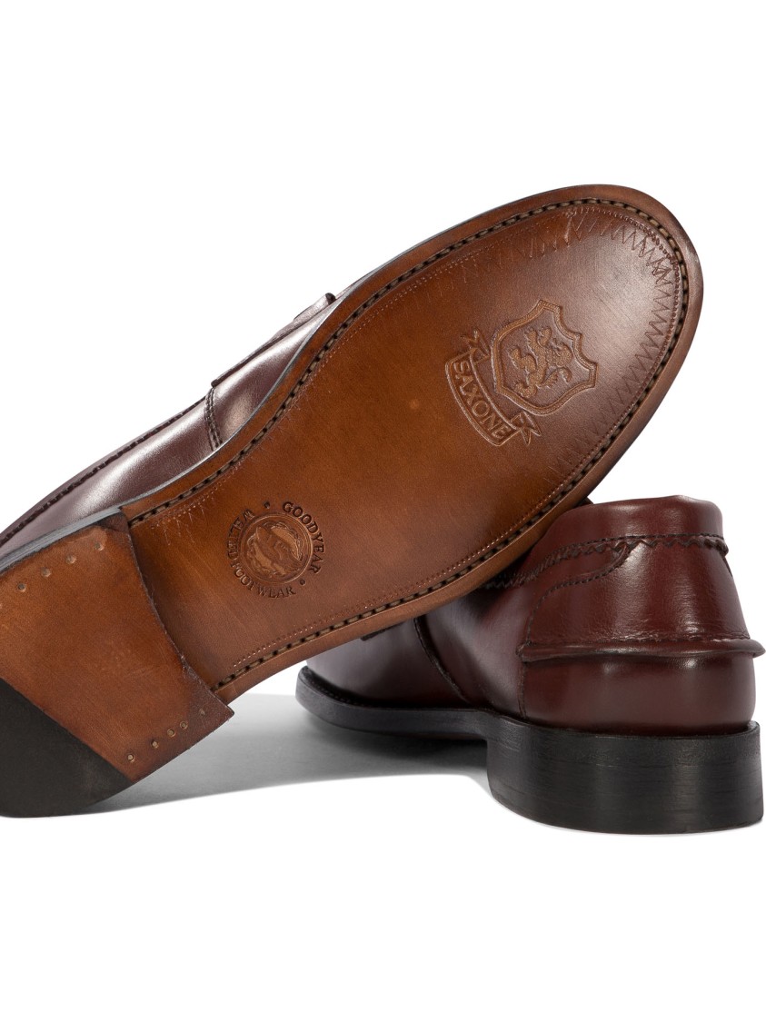 Saxone Of Scotland Arran Leather Loafers In Red
