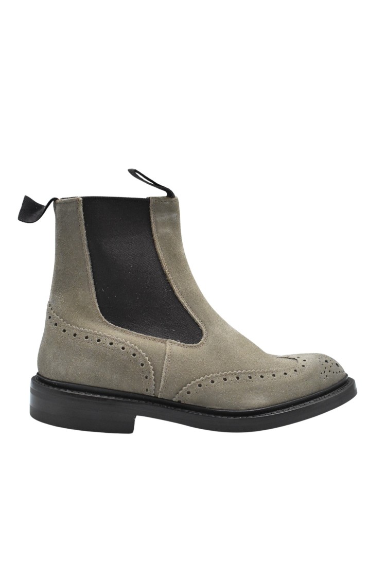 Tricker's Laced Flat Shoes With Brogue Detailing And Comfortable Fit In Green