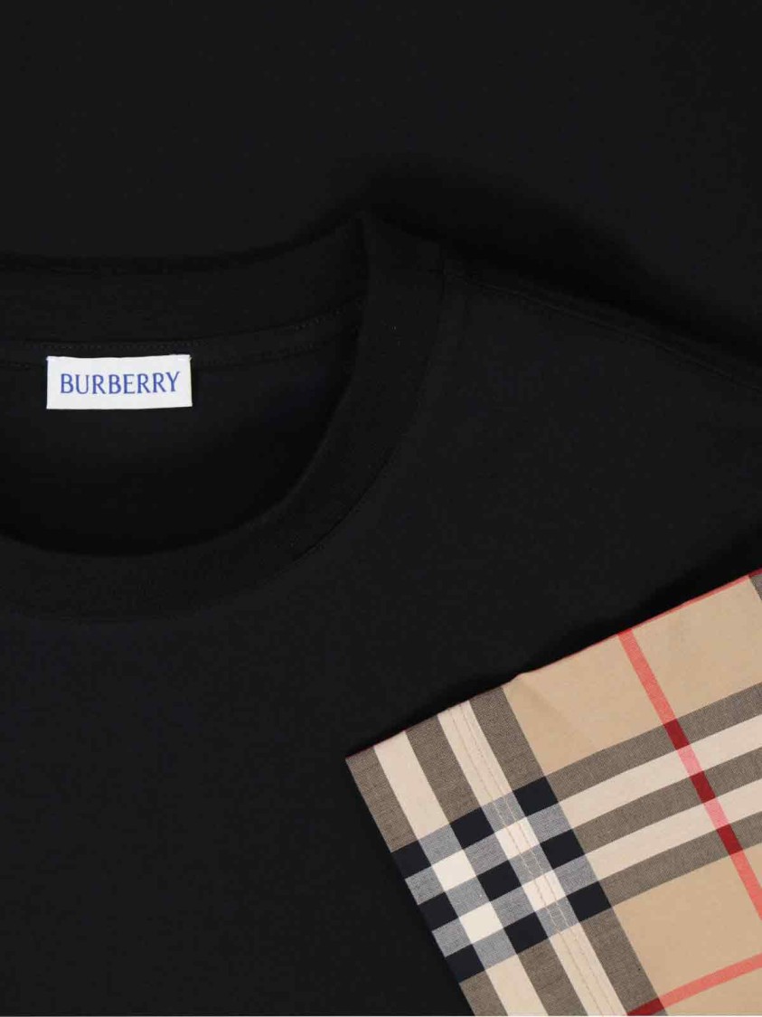 Burberry Regular Logo T-shirt In Black
