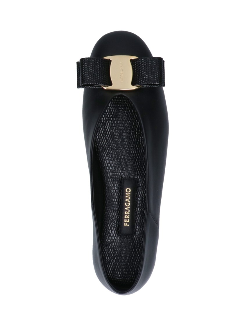 Ferragamo Vara Bow Ballet Flats In Black
