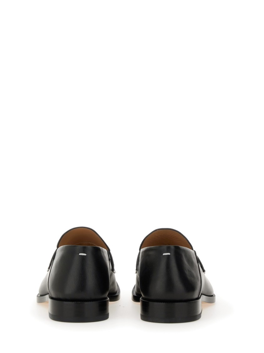 Maison Margiela Tabi Split-toe Patent-leather Loafers In Black