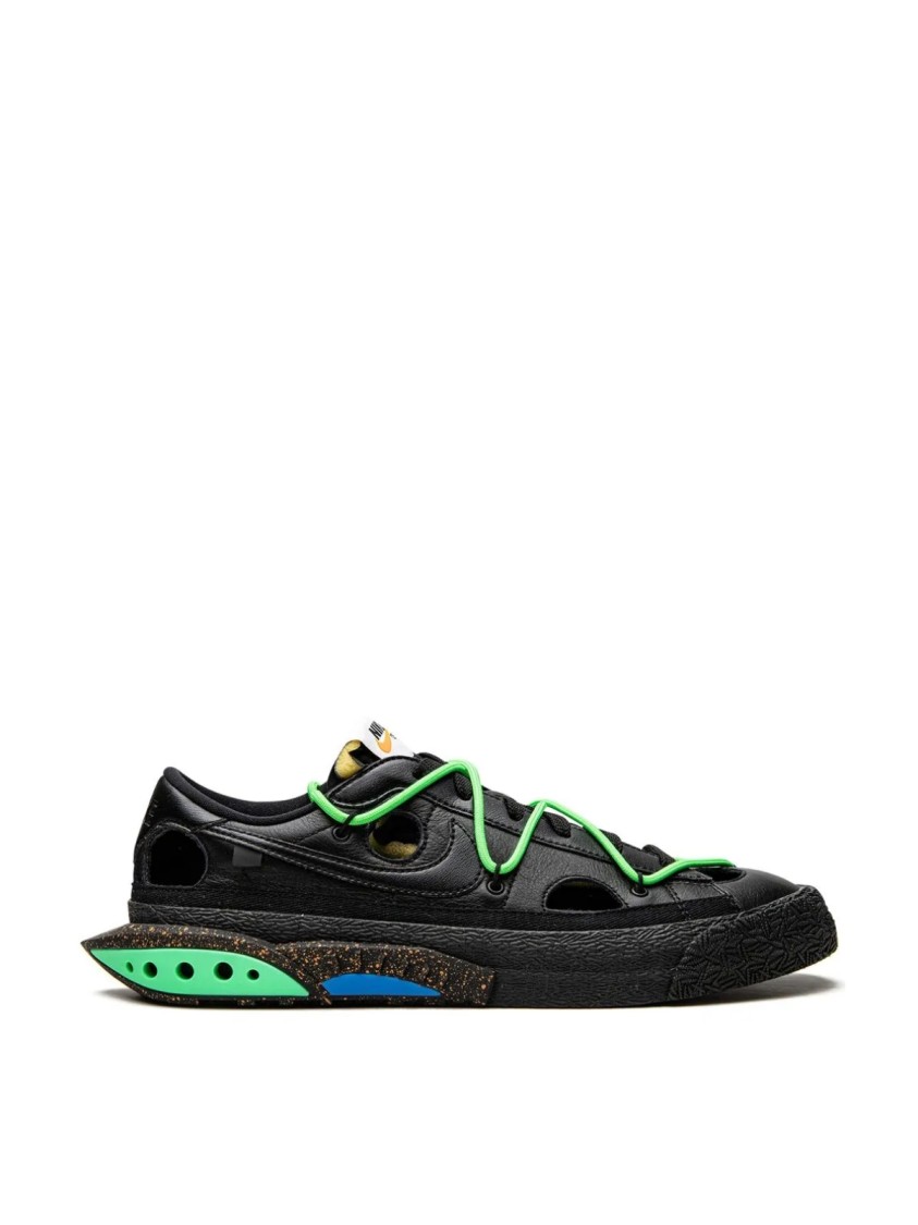Nike Sneaker In Black