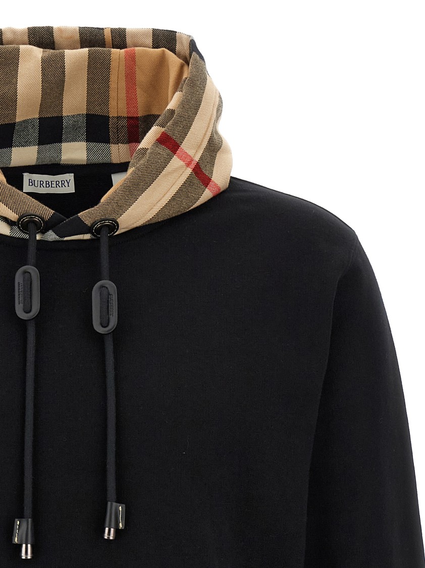 Burberry Relaxed Fit Black Hoodie With Checkered Hood Lining In Black