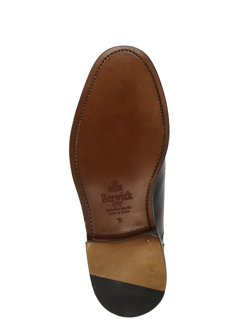 Berwick 1707 Smooth Leather Lace-Up Shoes | THE LIST