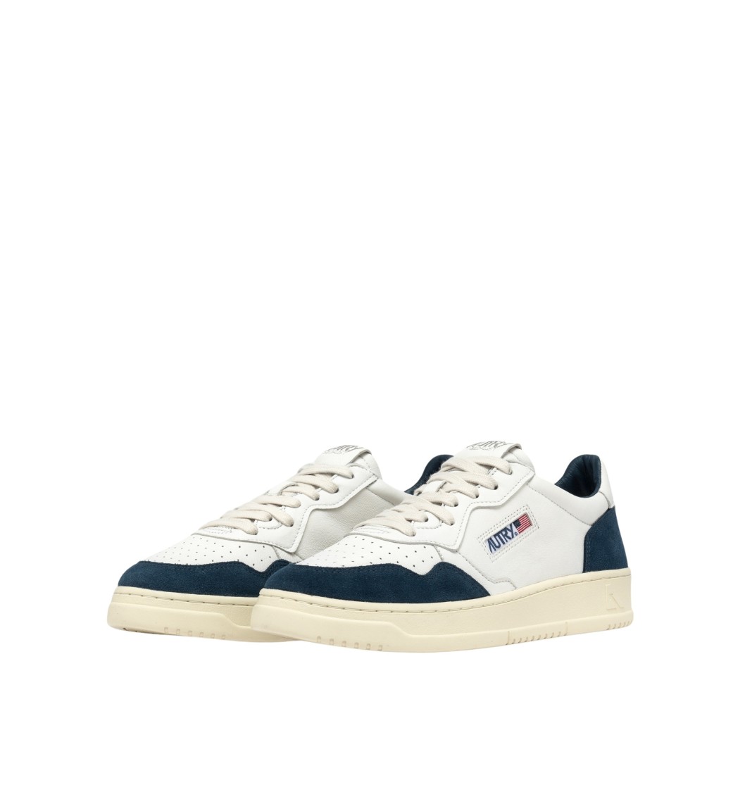 Autry Medalist Low White Low Top Sneakers With Side Logo Detail In Leather And Suede Man