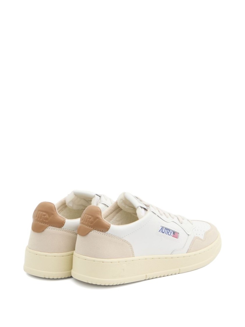 Autry Low-top Sneakers With Padded Collar And Textured Finish In White