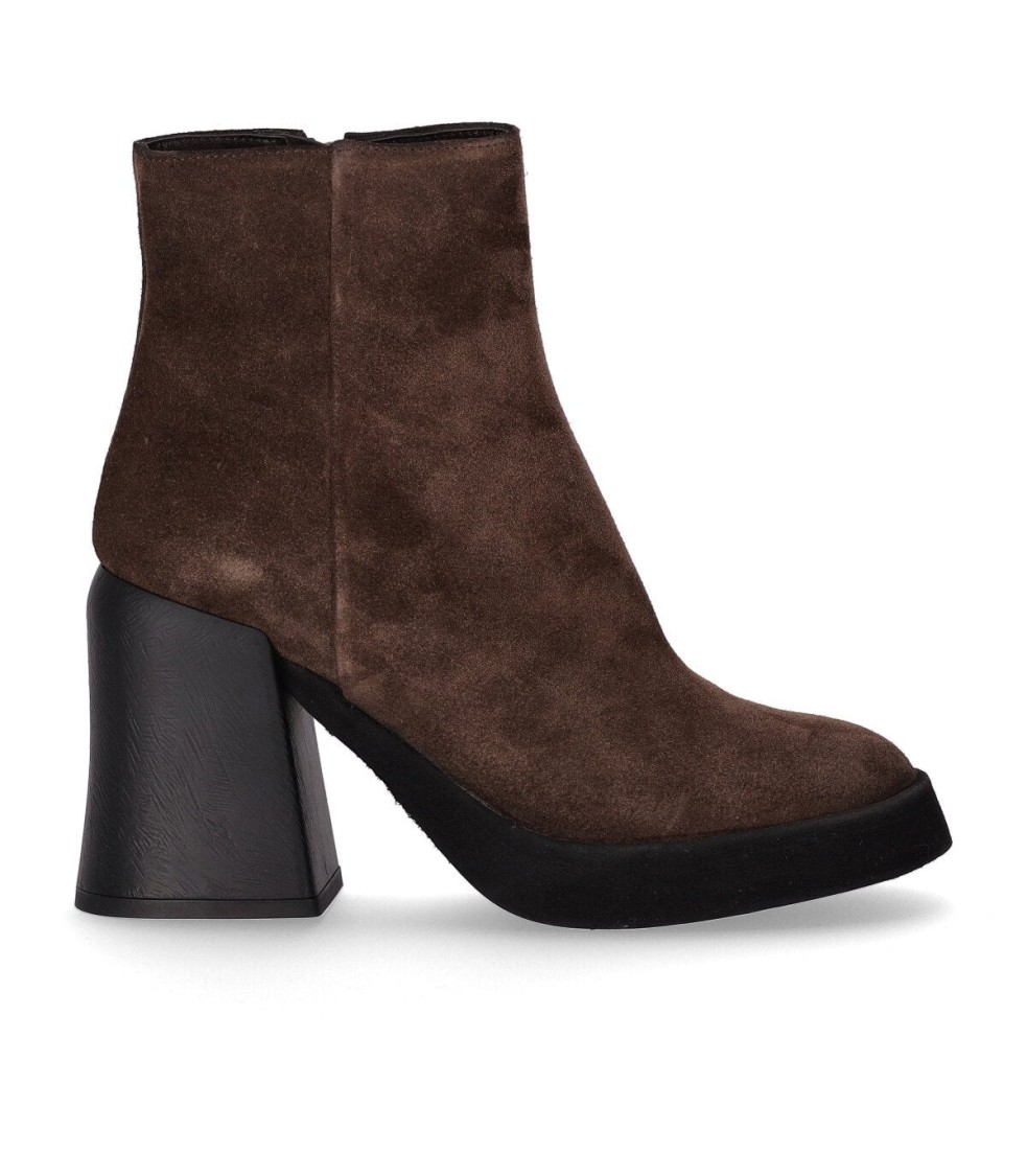 Strategia Hombre Brown Heeled Ankle Boot In Brown