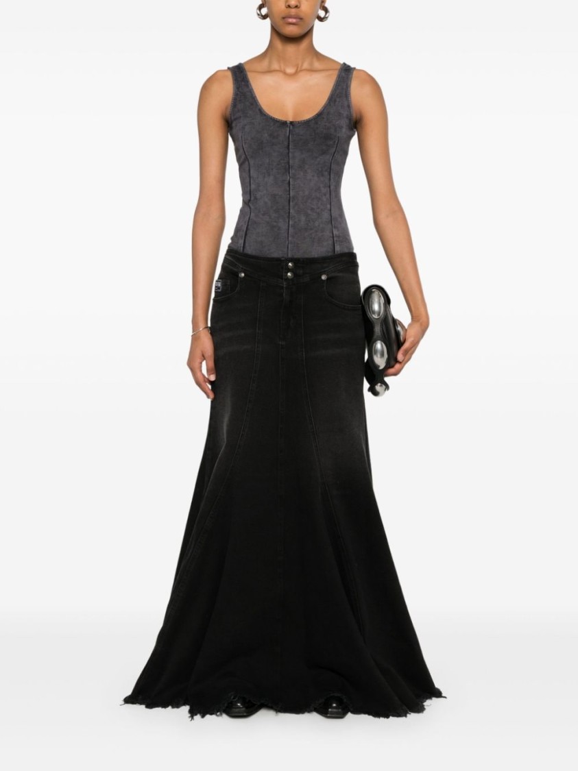 VERSACE JEANS COUTURE VERSACE JEANS COUTURE FLARED BLACK DENIM SKIRT WITH RAW HEM AND FIVE-POCKET DESIGN