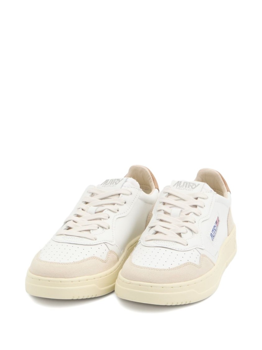 Autry Low-top Sneakers With Padded Collar And Textured Finish In White