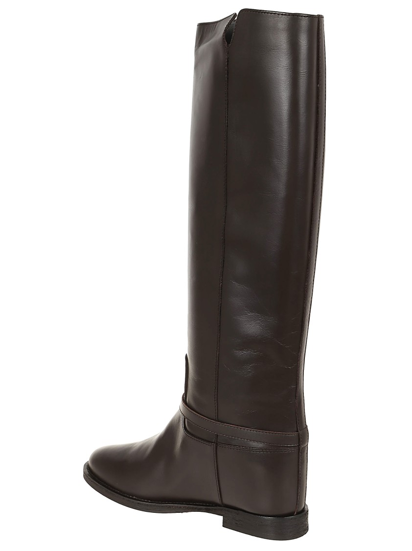 Via Roma 15 Chic Knee-high Leather Boots With Gold-colored Metal Detail And Suede Accents