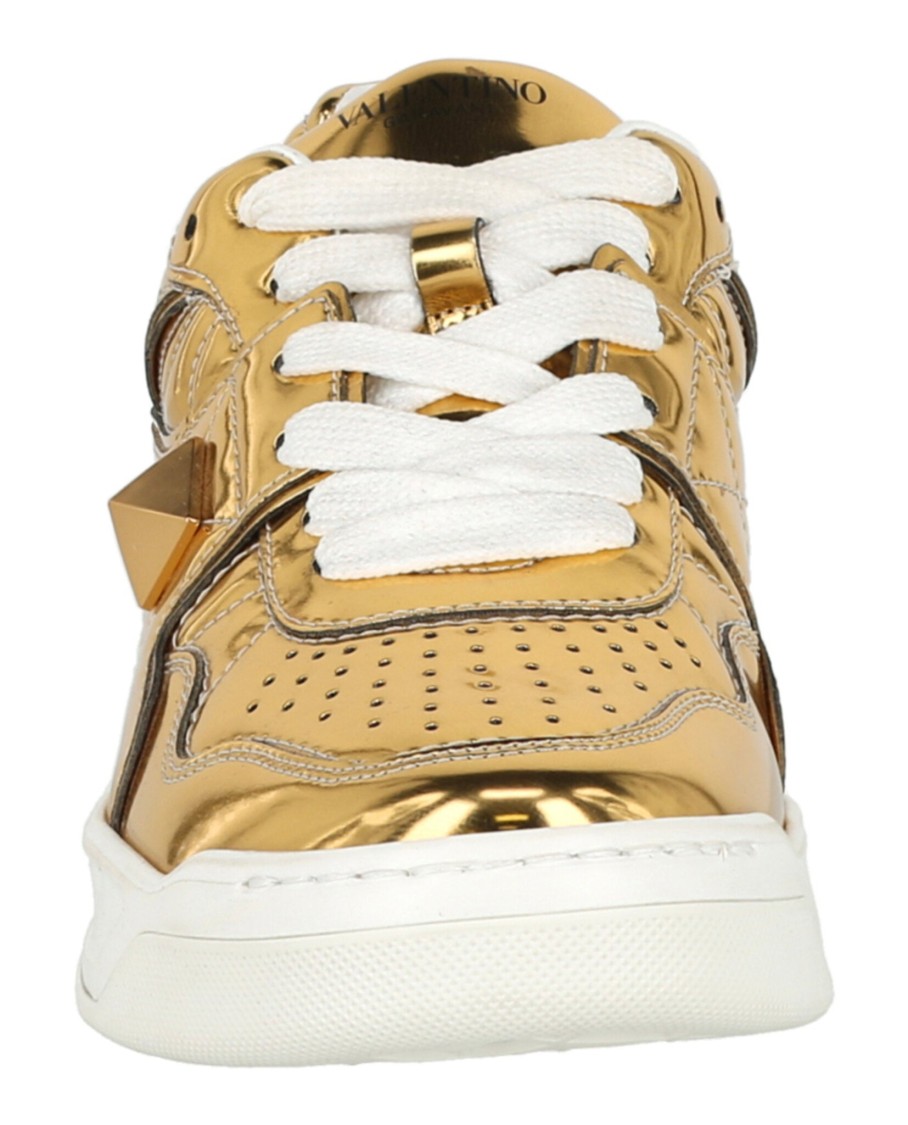 Valentino One Stud Low-top Sneakers In Neutral