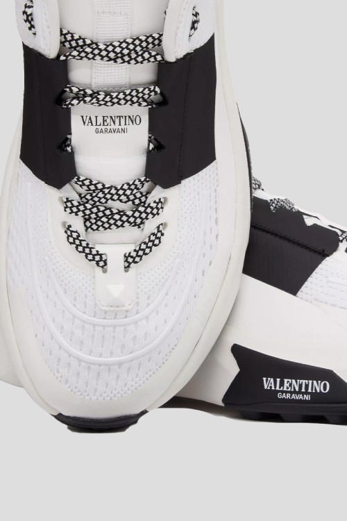 VALENTINO | TRUE ACT LOW SNEAKERS WHITE & BLACK スニーカー Valentino Garavani Men's True Act Low Top Sneakers
