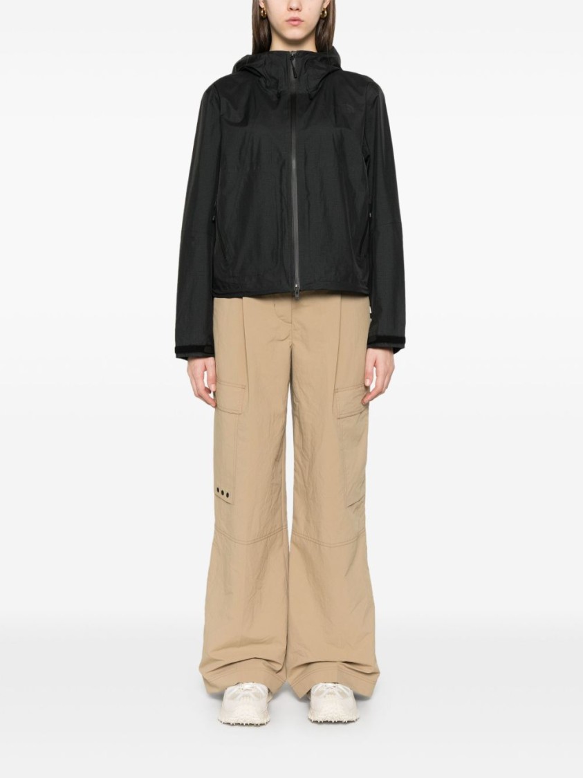 The North Face Streamlined Parka With Silhouette And Practical Features In Black