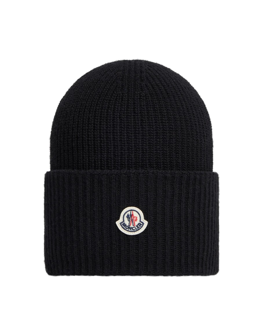 Moncler Ribbed Wool Cap With Logo Detail In Black