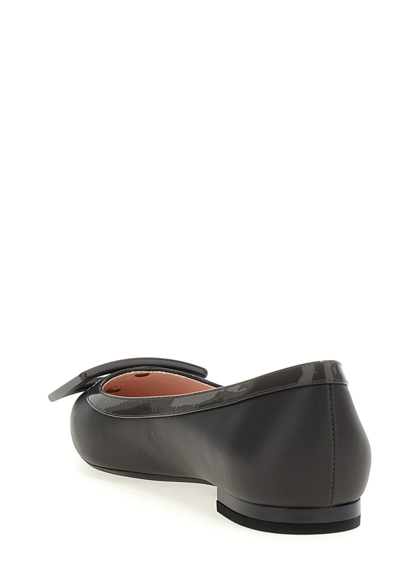 Roger Vivier Gommettine Flat Shoes Gray In Black