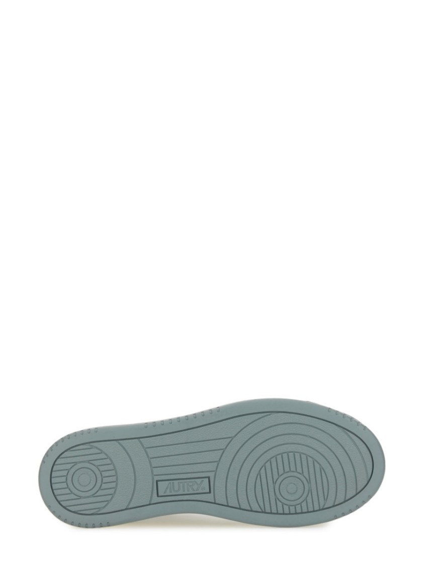 Autry Medalist Low Sneakers Light Blue In White