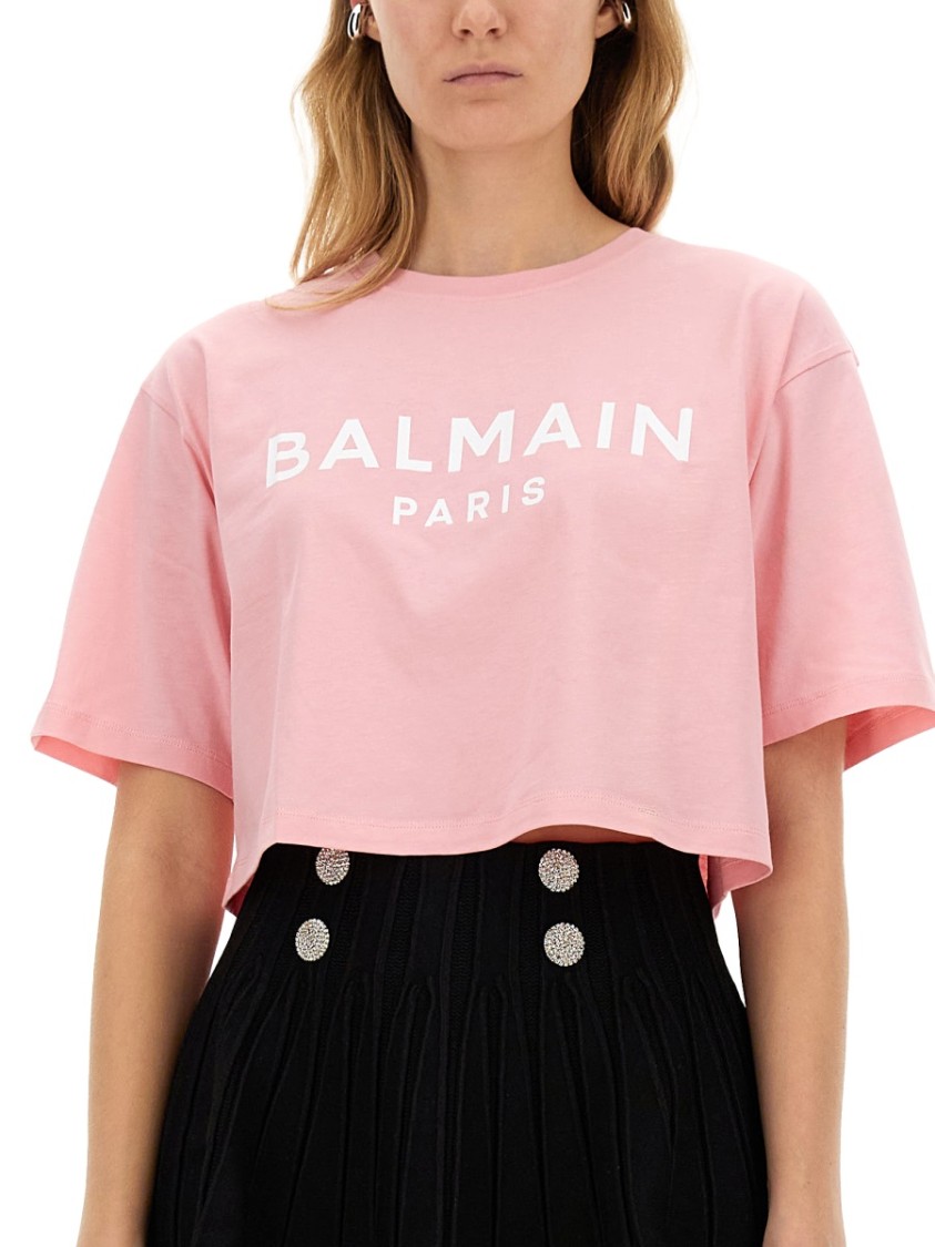 Shop Balmain Cropped T-shirt With Bold Logo Print In Pink