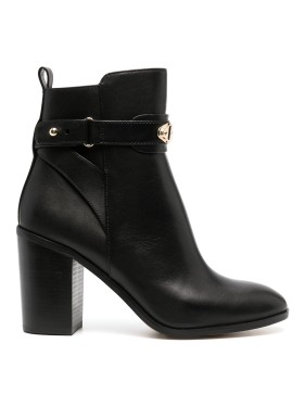ブーツその他 Michael Kors Hazel Chelsea Bootie Michael Kors Hazel Chelsea Bootie Boots in Black | THE LIST