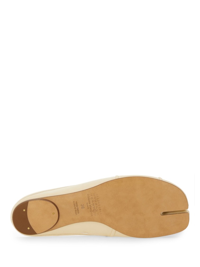 Maison Margiela Off-white Tabi Ballerina Flats In Neutrals