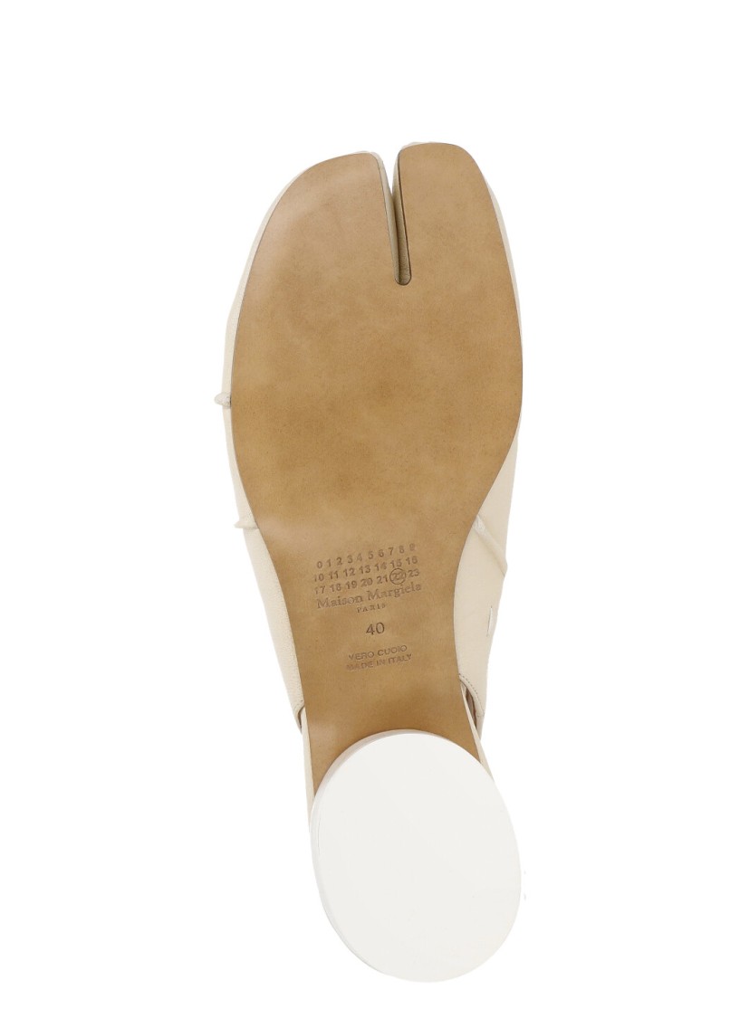 Shop Maison Margiela White Leather Tabi Slingback In Neutrals