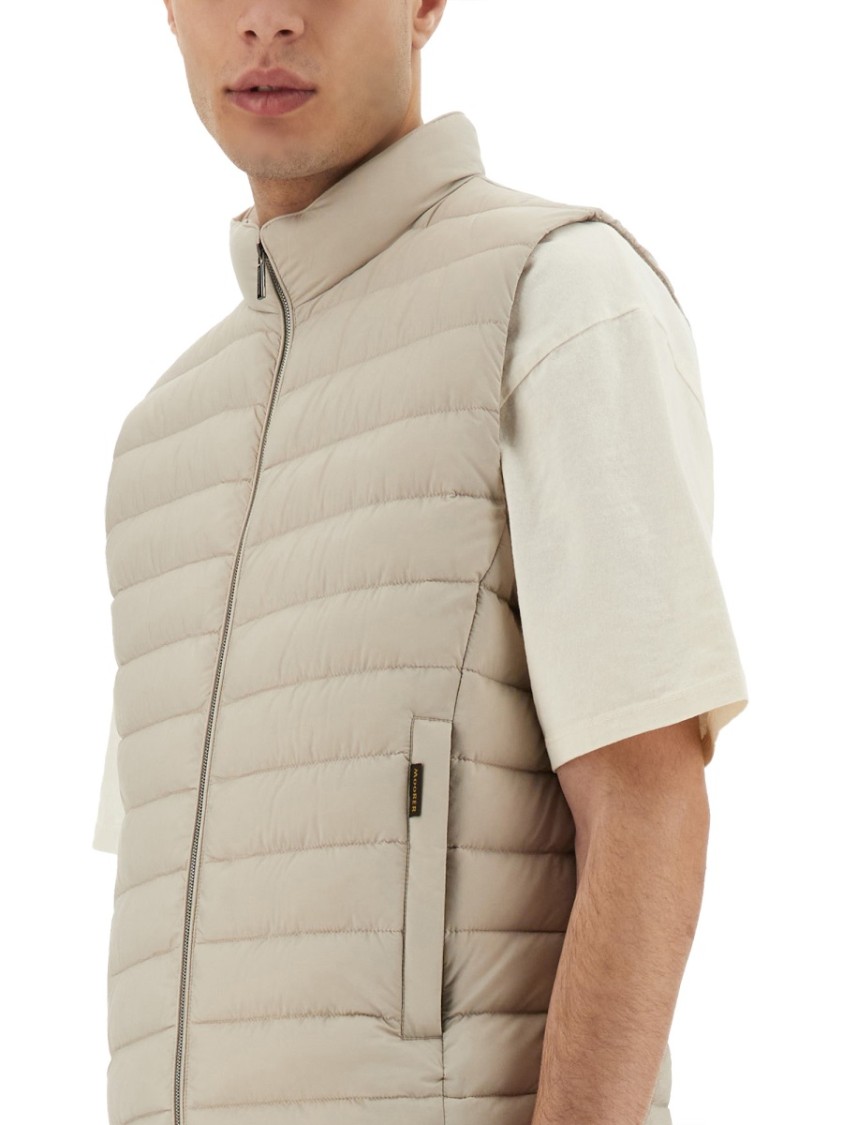 Moorer Quilted High Collar Sleeveless Jacket With Pockets In Neutrals