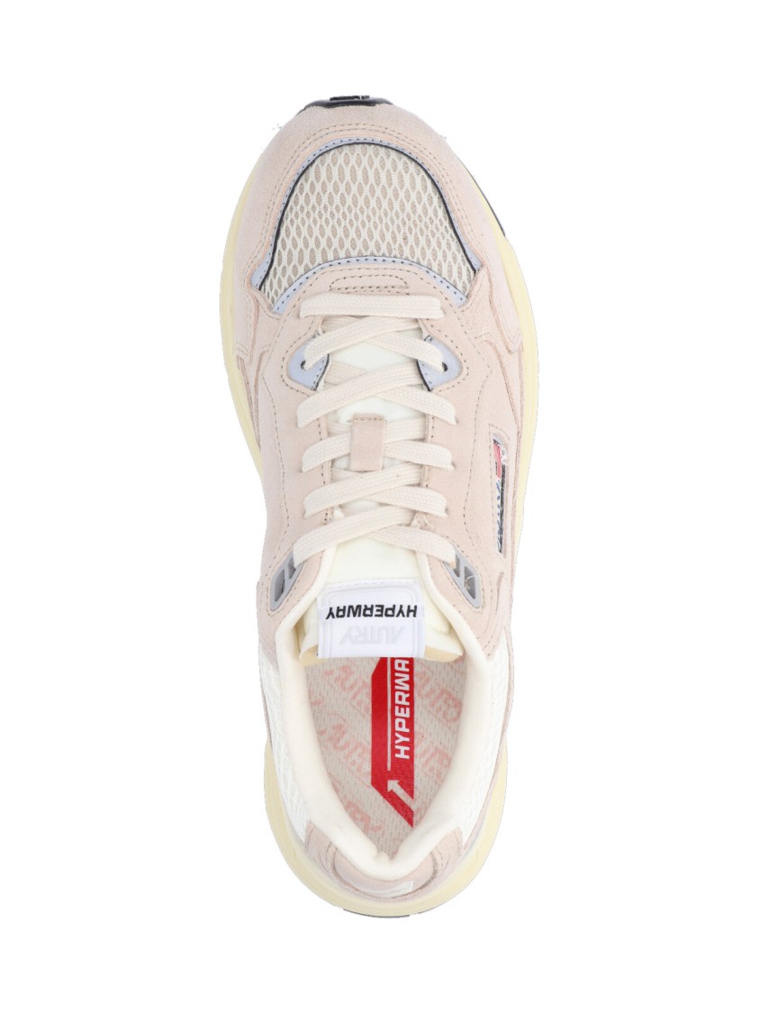 Autry Round Toe Mesh Panels Contrast Sole Sneakers In Neutral
