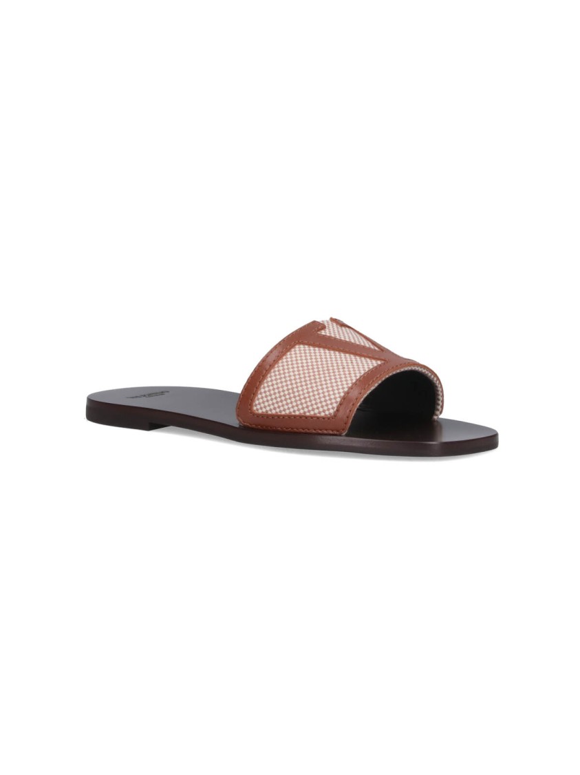 Valentino Garavani Superstar Slide Slipper With Vlogo Detail And Premium Materials In Black