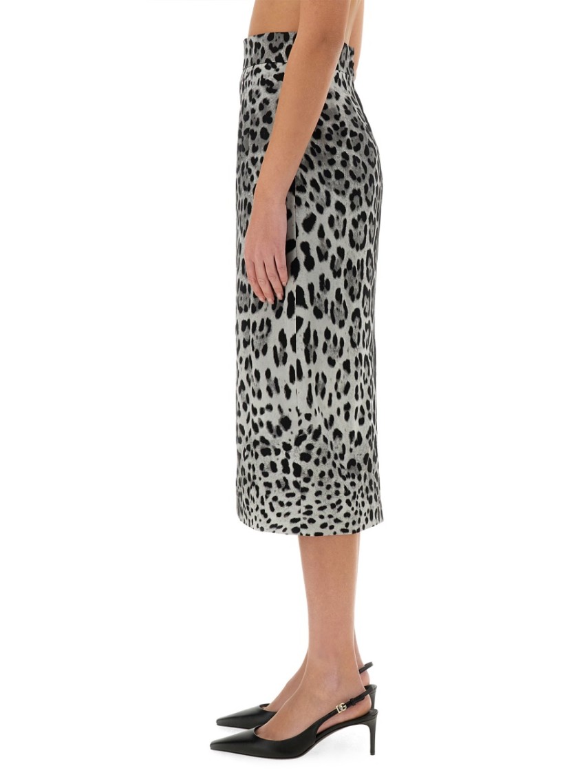 Dolce & Gabbana Leopard Print Charmeuse Longuette Skirt In Black