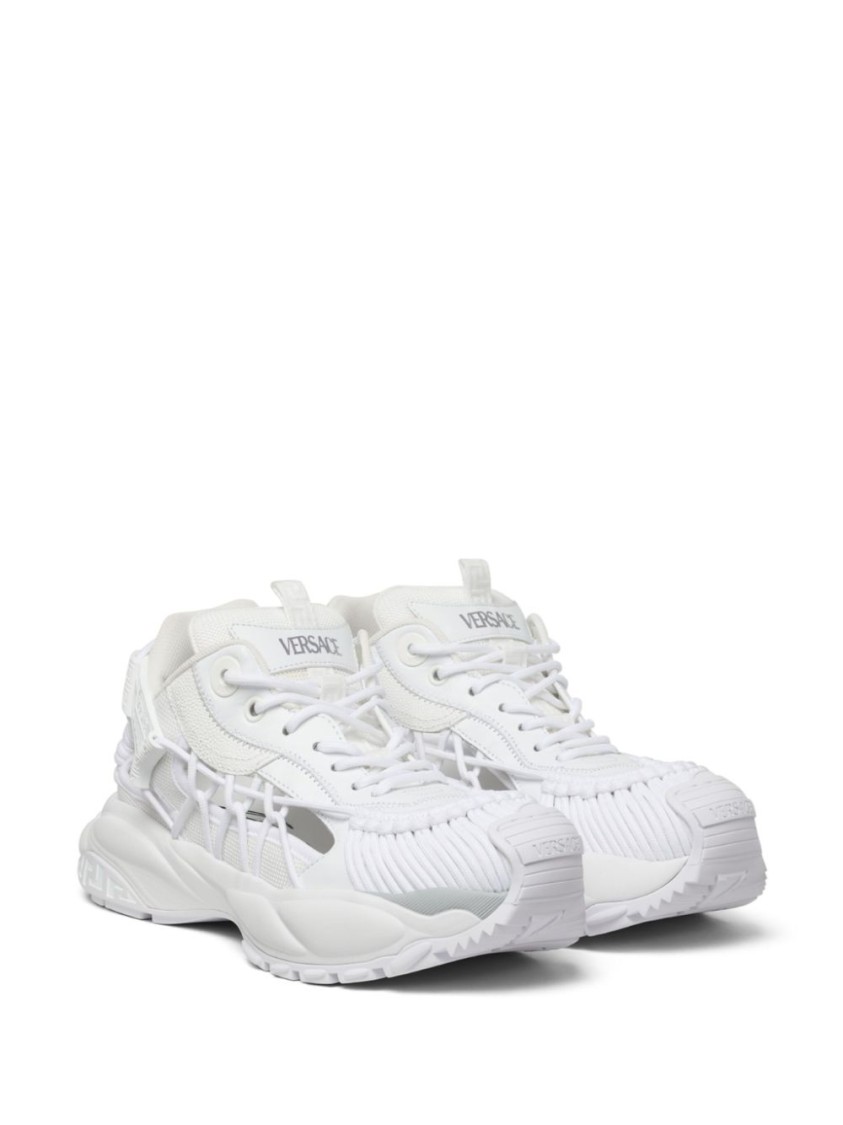 スニーカー Versace White Panelled Sneakers With Cut-Out Versace Panelled White Sneakers With Cut-out Detailing