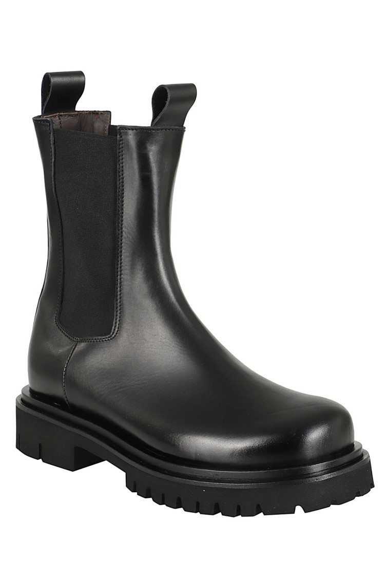 Seboy's J Step Ankle Boot In Black