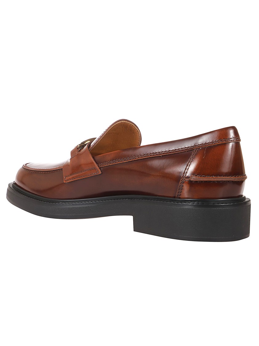 Tod's Moccasin Shoes With Decorative Emblem And Rubber Sole In Red