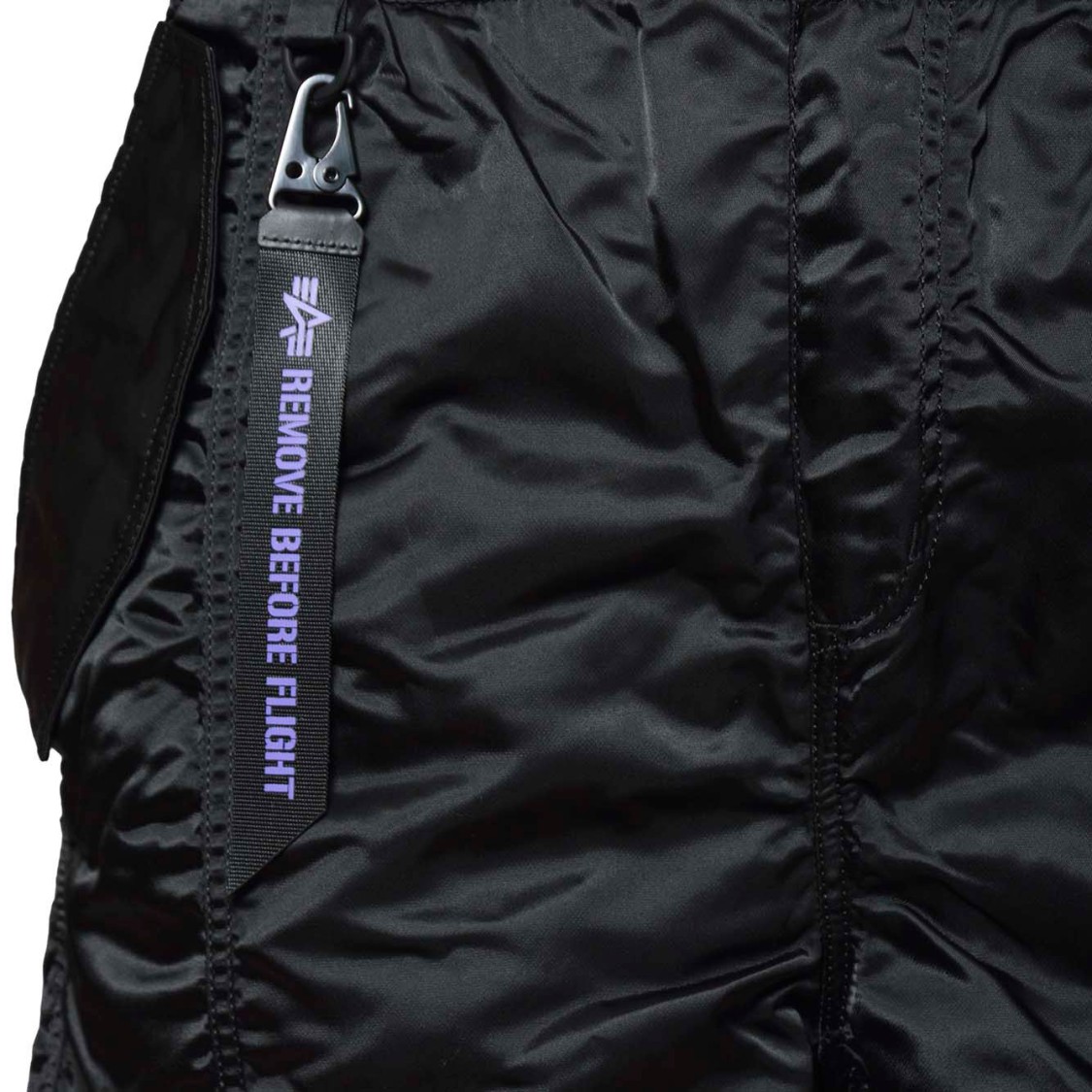 ALPHA INDUSTRIES ALPHA INDUSTRIES BERMUDA NYLON UV SATIN EFFECT BLACK