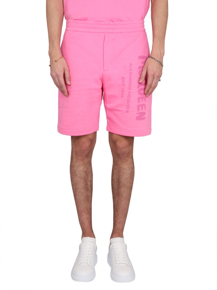 Alexander Mcqueen Bermuda Shorts With Graffiti Logo Print In Pink