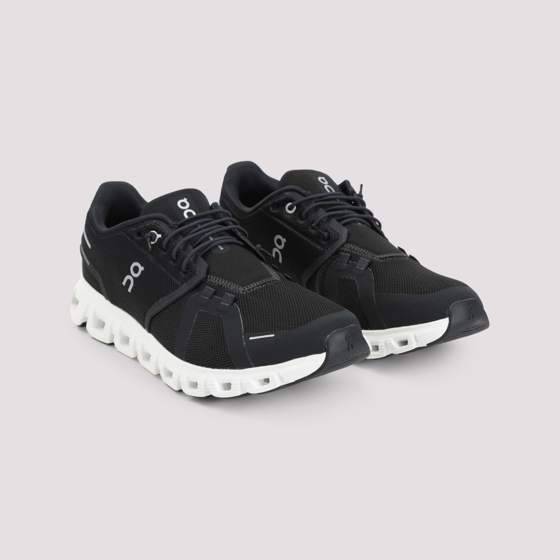 On Cloud 5 Trainers, Size 7